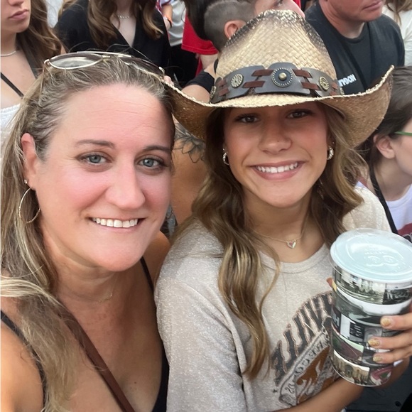 Meet your Posher, Danielle. - Picture 1 of 1